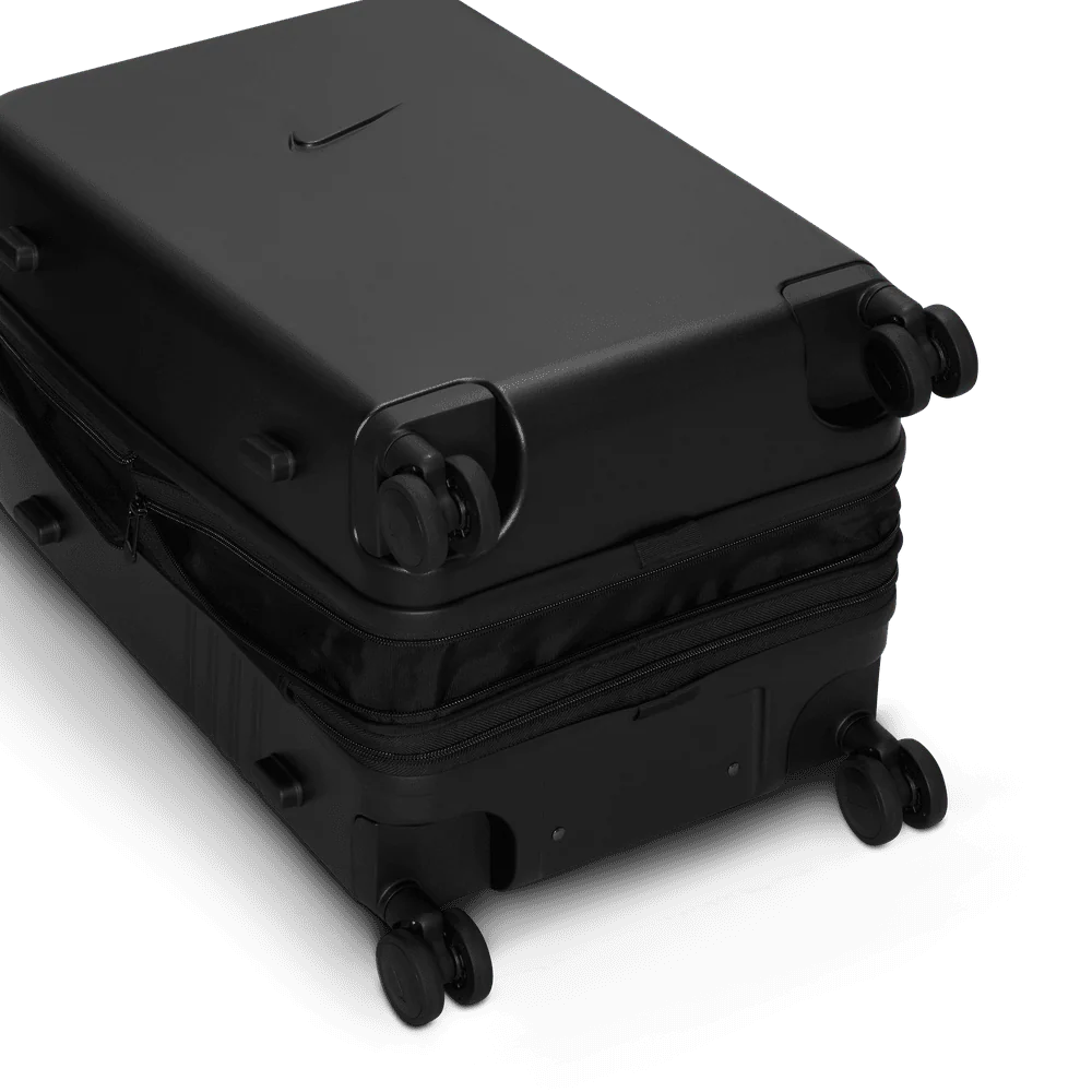Nike 22 IN Hardshell Luggage - Image 6