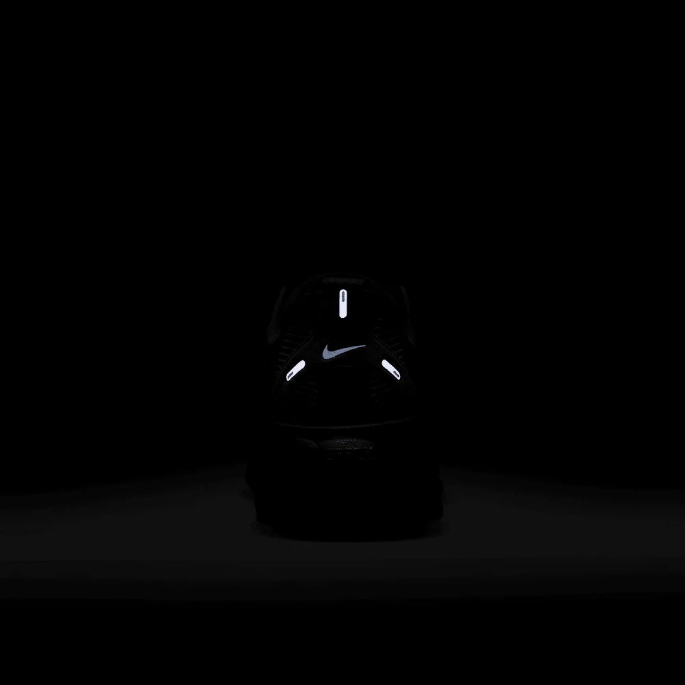 Nike Vomero 18 - Image 9