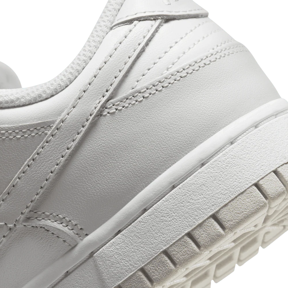 Wmns Nike Dunk Low - Image 6