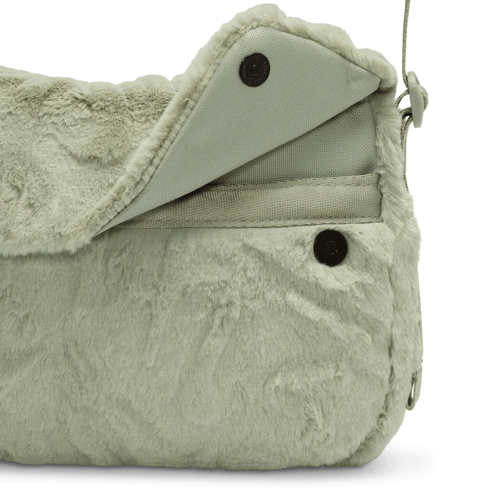Wmns Nike Sportswear Futura 365 Faux Fur Crossbody Bag - Image 4