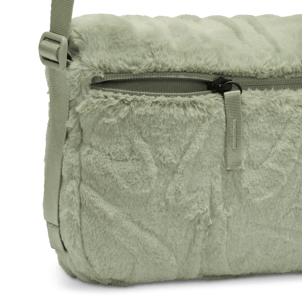 Wmns Nike Sportswear Futura 365 Faux Fur Crossbody Bag - Image 5